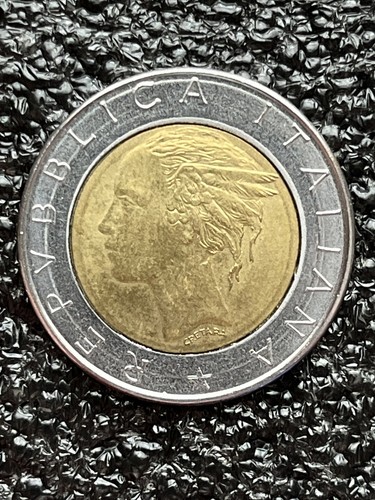 Italy 500 lire 111 1982 - lire,